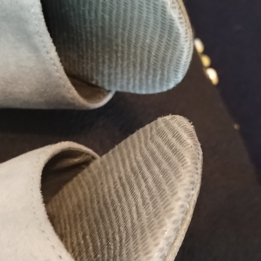 Shoe - Picture 2 of 6